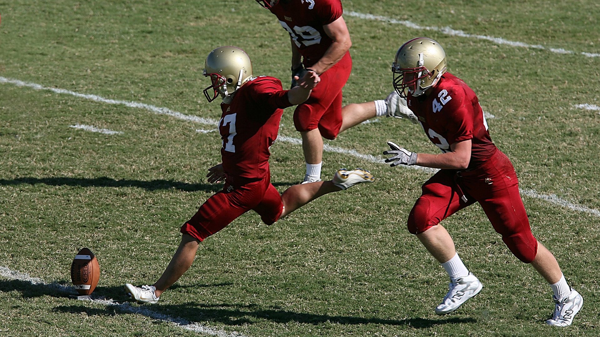开云中国大陆-福特：全黑队的战术关键人物，攻防两端均能贡献巨大，福特黑武士汽车报价价格